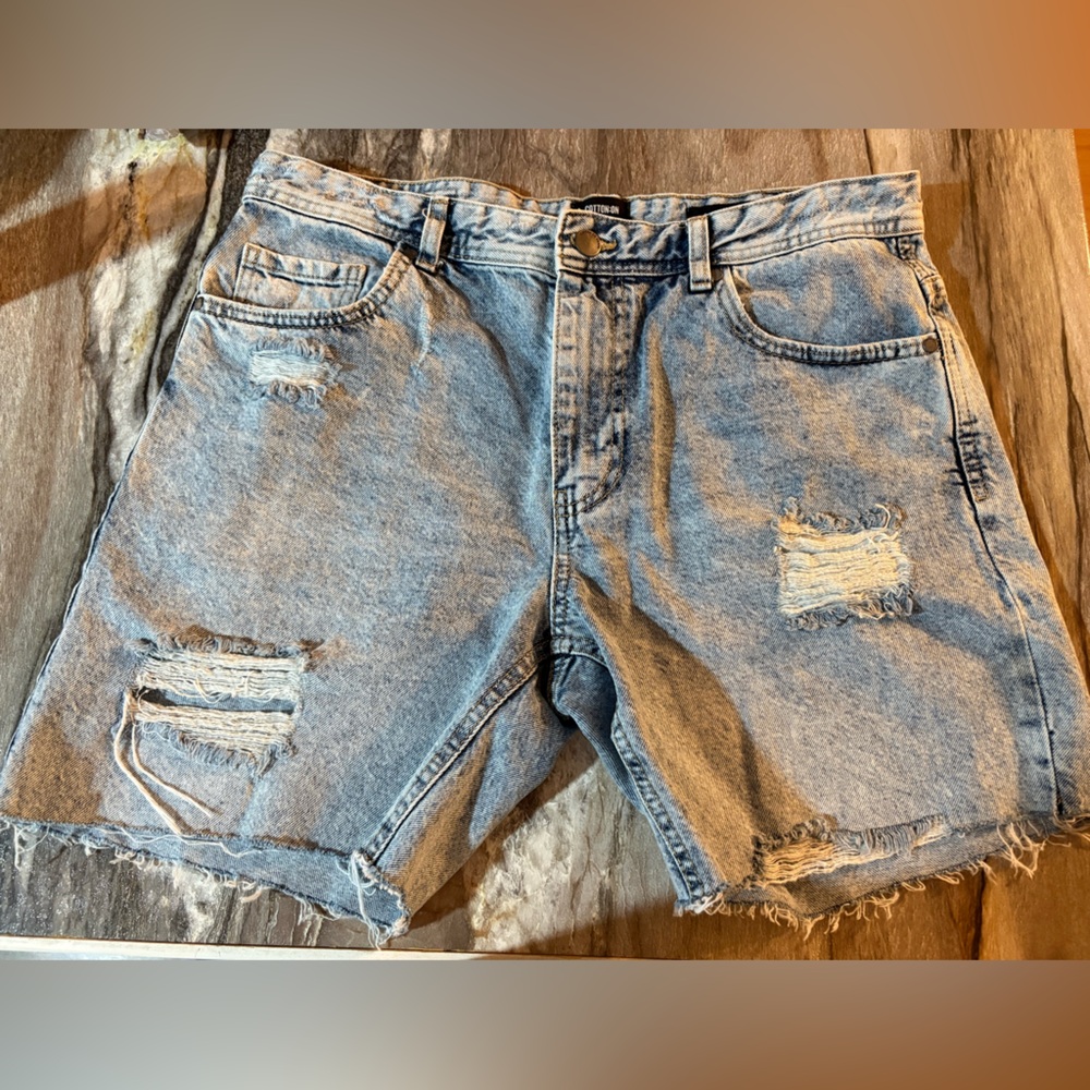 🔥Cotton On Roller Shorts Light Acid Wash size 34 (women’s 18)